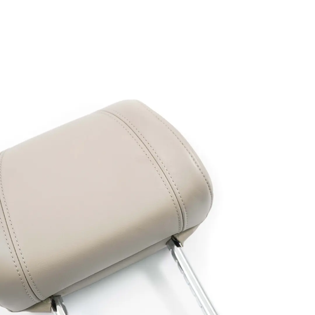 Sedile Anteriore Poggiatesta Pelle Boston Beige per BMW E87 Sport con numero di parte 7139565 BMW E87 Sport Sedile Anteriore Poggiatesta Pelle Boston Beige - SKU 7139565 - Numero di parte 7139565