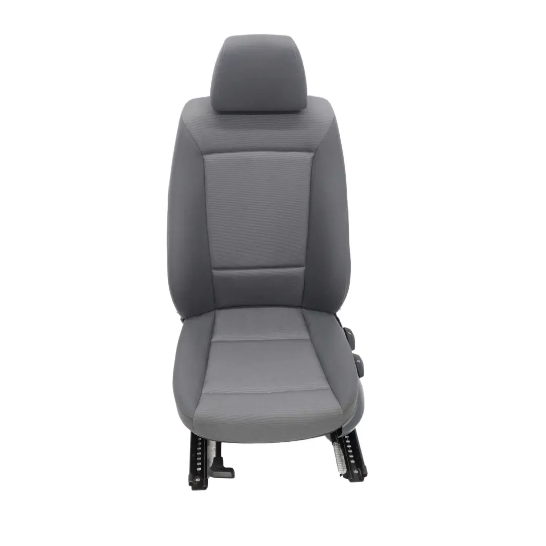 BMW E87 Tissu Siège Avant Gauche Tissu Alaskagrau Gris Alaska - SKU 7139569 - Numéro de pièce 7139569