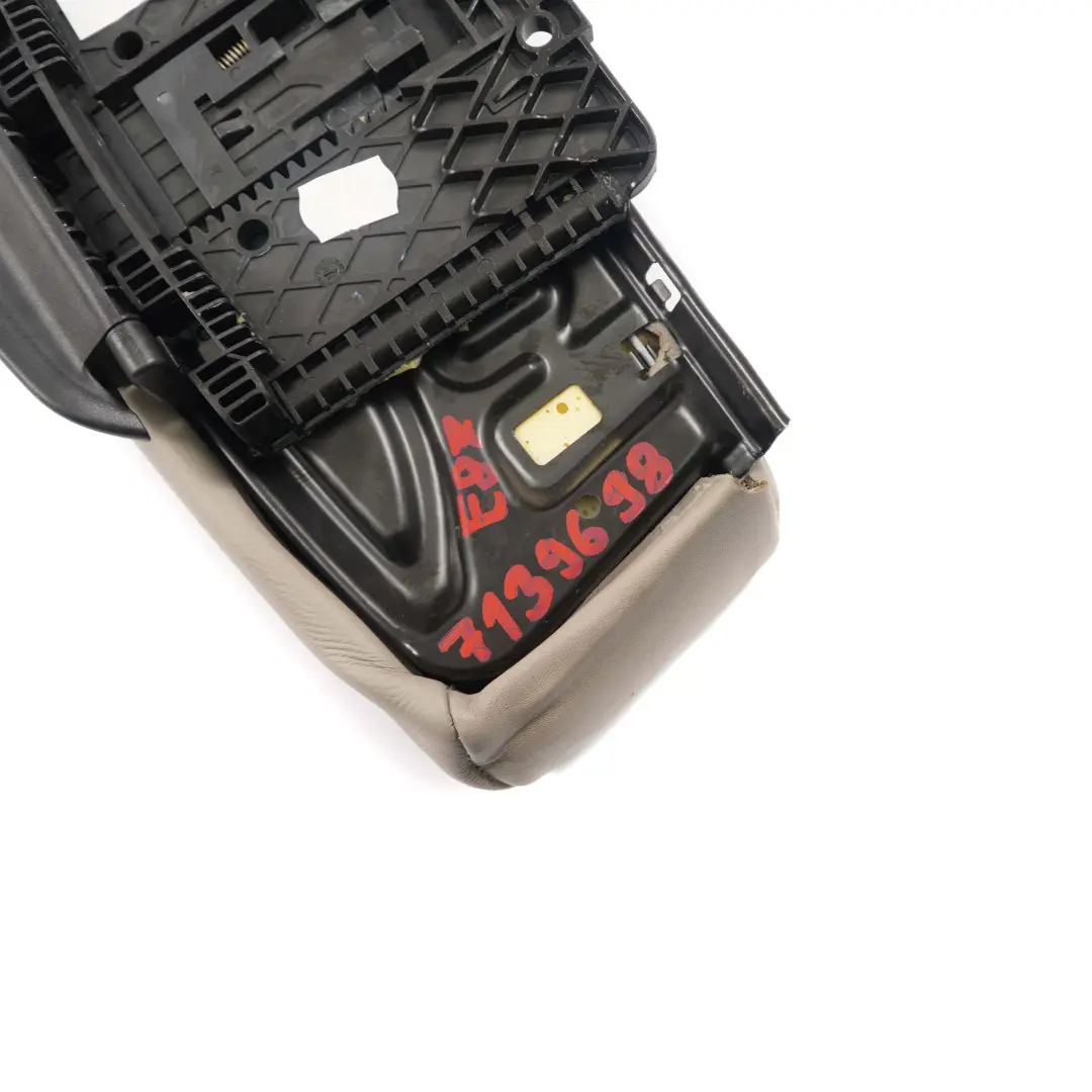 Vordersitz Oberschenkelauflage Bezug Leder Boston Beige für BMW 1 E87 Sport mit Teilenummer 7139698 BMW 1 E87 Sport Vordersitz Oberschenkelauflage Bezug Leder Boston Beige - SKU 7139698 - Teilenummer 7139698