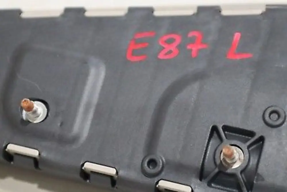 Side Airbag Front Left Seat N/S Beige to BMW 1 Series E81 E82 E87 E87N LCi with Part number 7140565 BMW 1 Series E81 E82 E87 E87N LCi Side Airbag Front Left Seat N/S Beige - SKU 7140565 - Part number 7140565