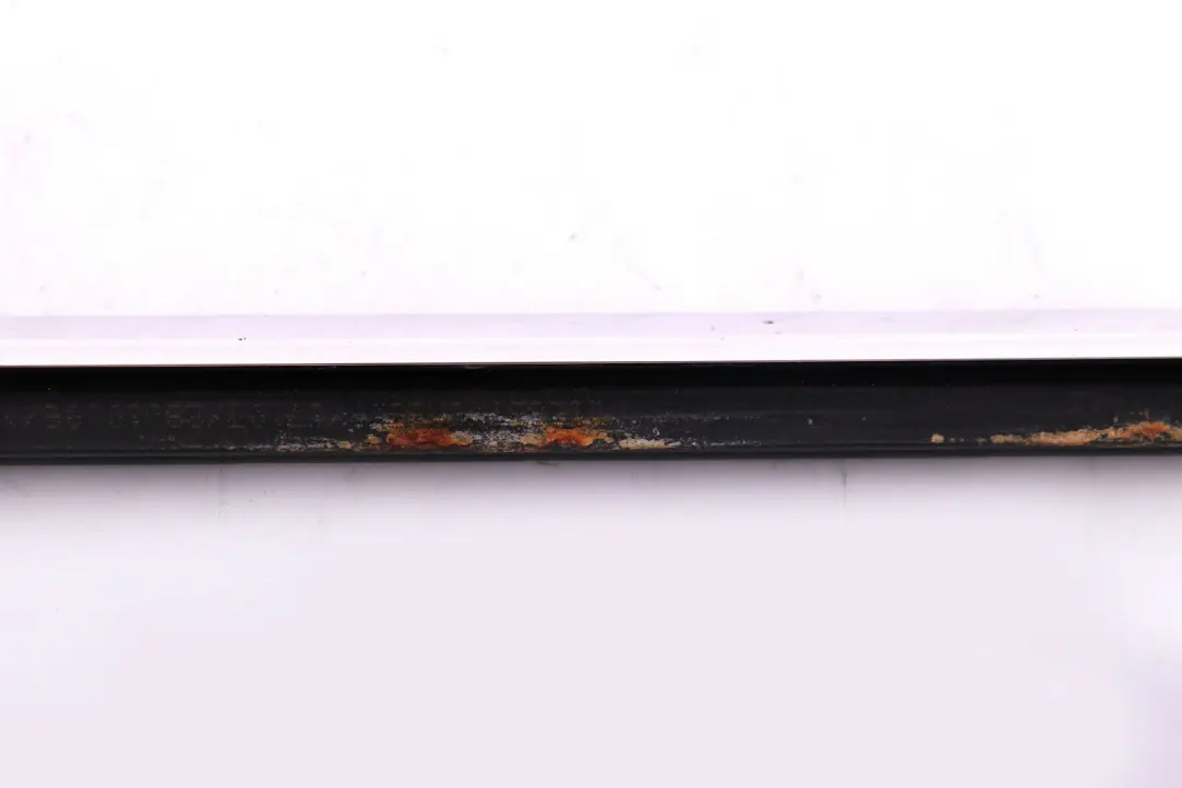 Striscia paraspruzzi cromata Porta posteriore destra per BMW E91 Touring con numero di parte 7140734 BMW E91 Touring Striscia paraspruzzi cromata Porta posteriore destra - SKU 7140734 - Numero di parte 7140734