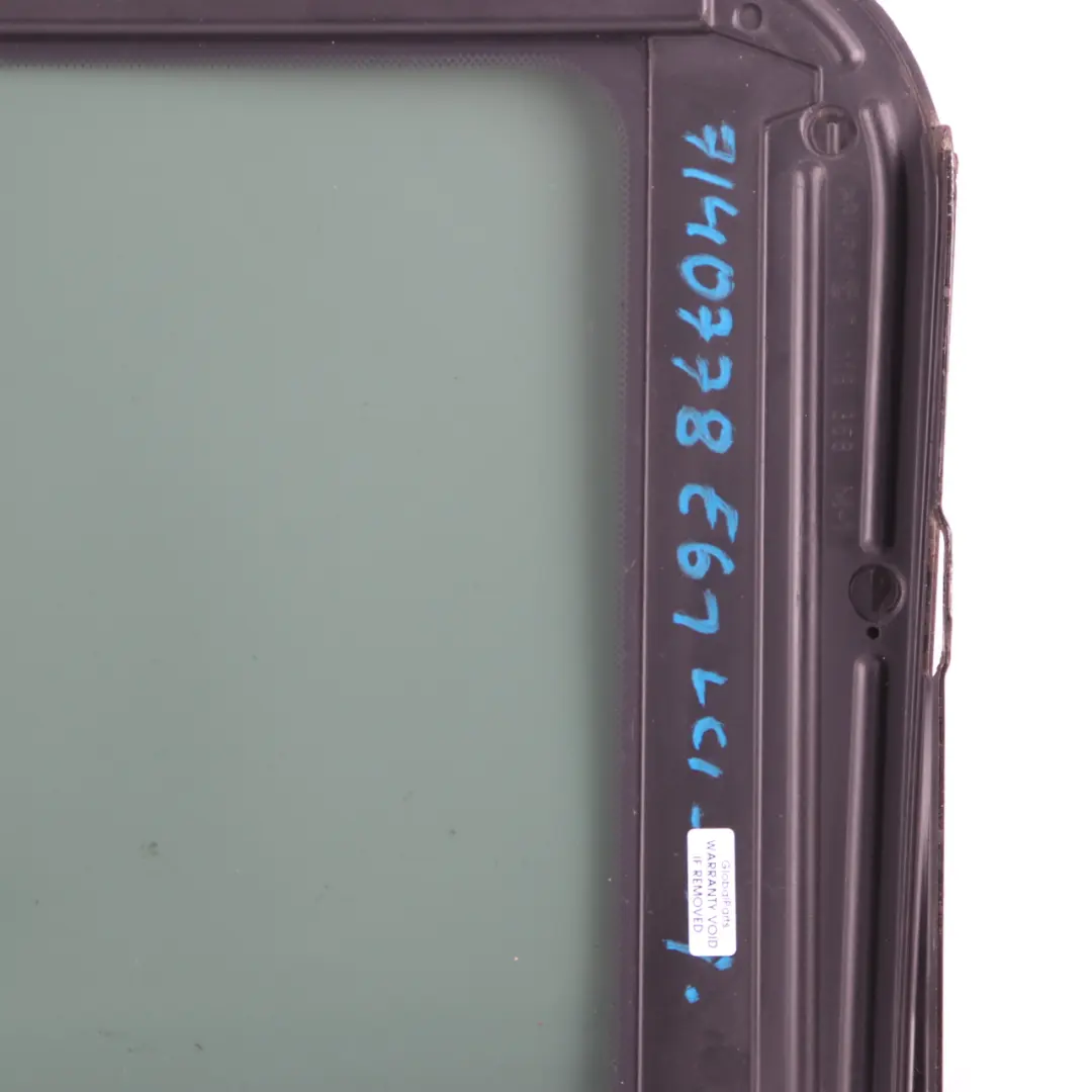 Toit Panoramique Vitrage arrière coulissant teinté AS3 pour BMW E61 à propos du numéro de pièce 7140778 BMW E61 Toit Panoramique Vitrage arrière coulissant teinté AS3 - SKU 7140778 - Numéro de pièce 7140778