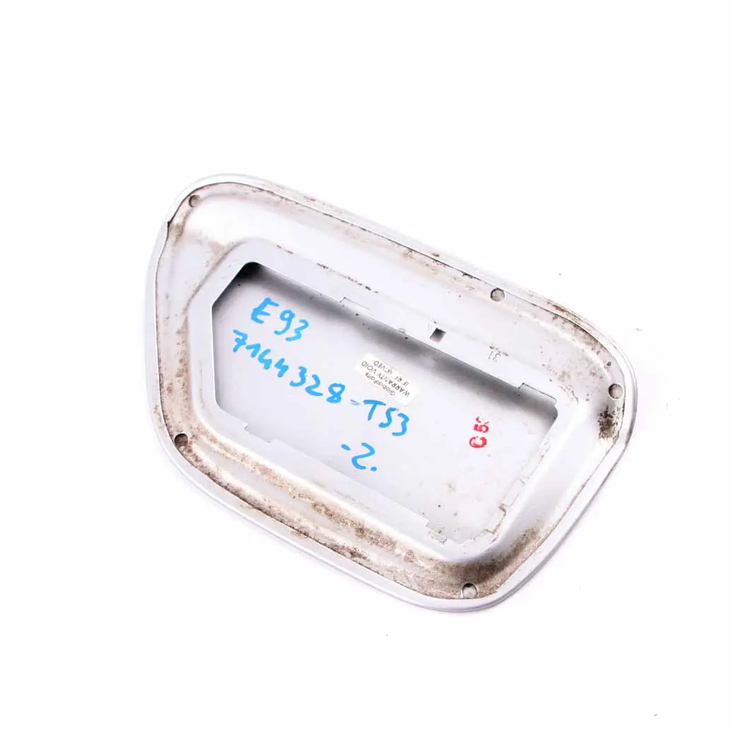 Fill In Flap Titansilber Metallic Titanium Silver 354 to Fuel Cover BMW E93 with Part number 7144328 Fuel Cover BMW E93 Fill In Flap Titansilber Metallic Titanium Silver 354 - SKU 7144328-TS3 - Part number 7144328