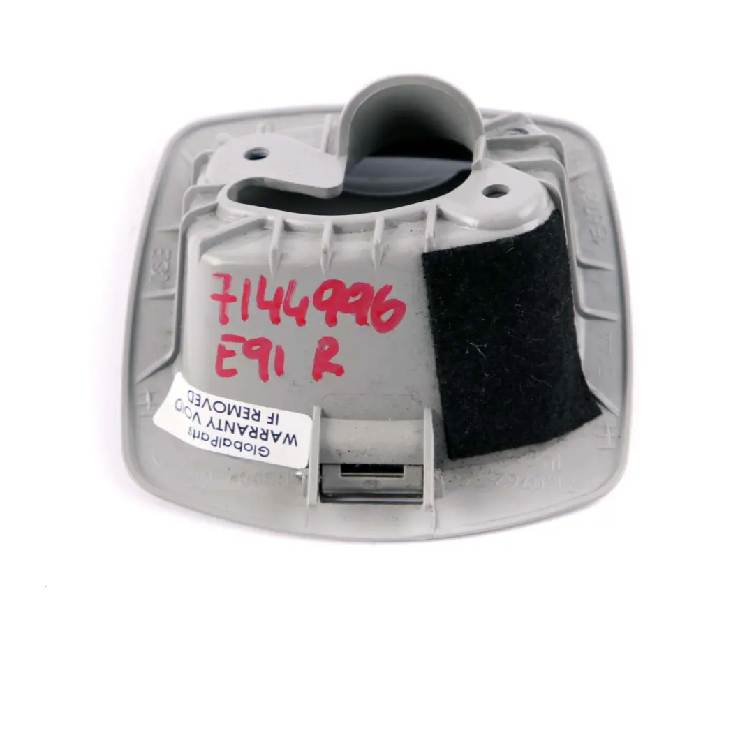 Copertura Trim anteriore destro Coperchio del bagagliaio Grigio 7142586 per BMW E91 con numero di parte 7144996 BMW E91 Copertura Trim anteriore destro Coperchio del bagagliaio Grigio 7142586 - SKU 7144996 - Numero di parte 7144996