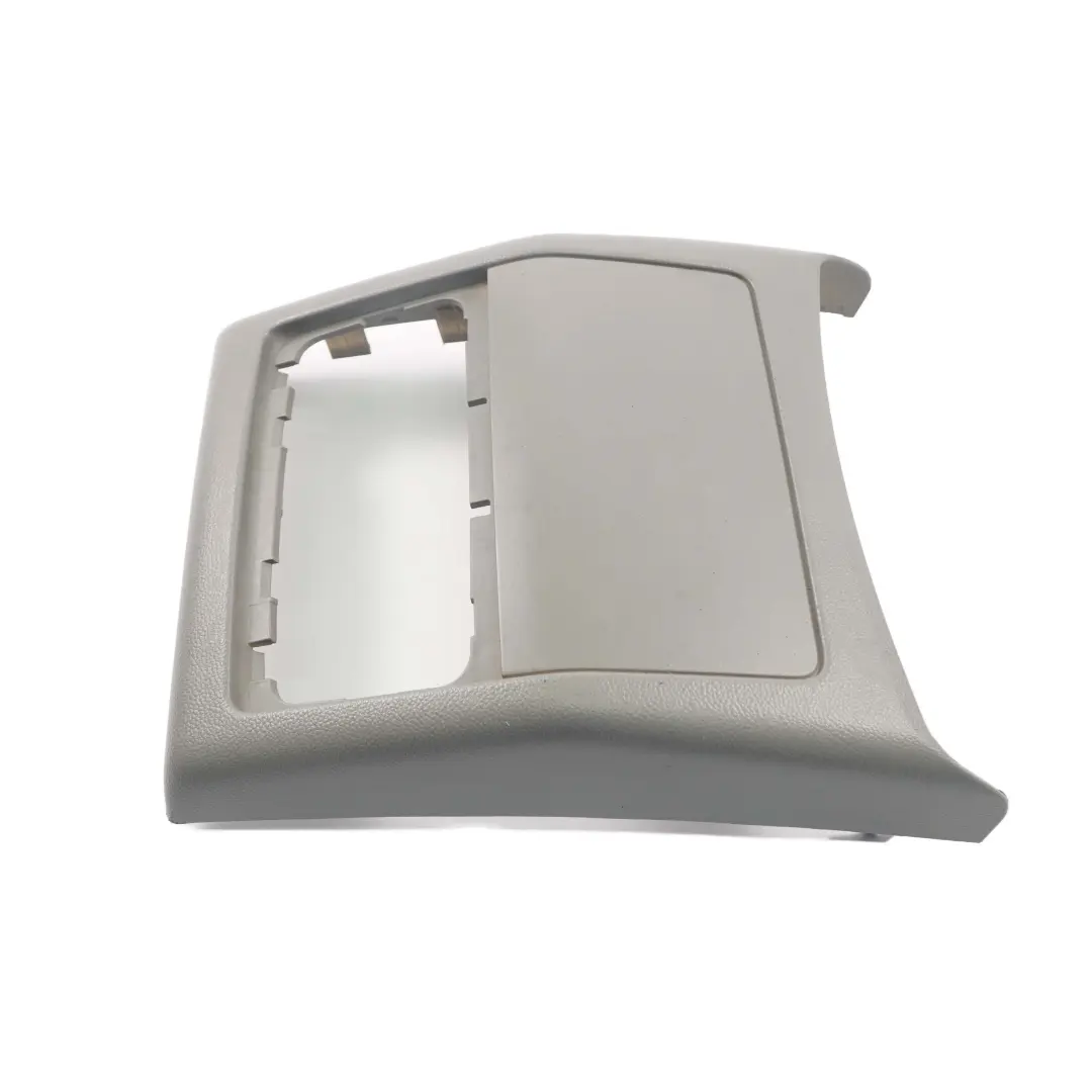 Copertura Apertura Consolle Centrale Grigio Posteriore 7118049 per BMW E90 E91 con numero di parte 7145682 BMW E90 E91 Copertura Apertura Consolle Centrale Grigio Posteriore 7118049 - SKU 7145682 - Numero di parte 7145682