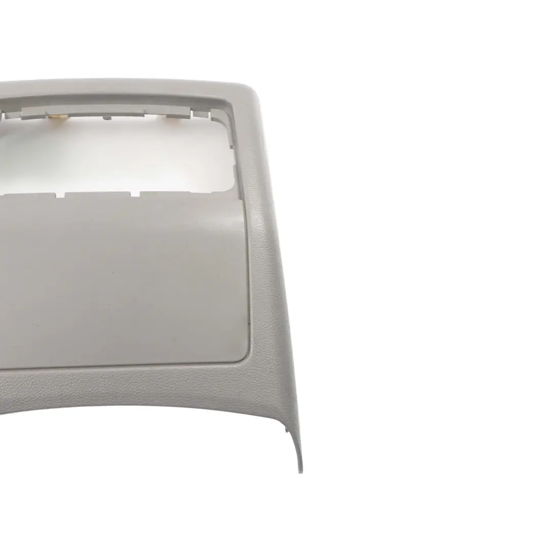 Copertura Apertura Consolle Centrale Grigio Posteriore 7118049 per BMW E90 E91 con numero di parte 7145682 BMW E90 E91 Copertura Apertura Consolle Centrale Grigio Posteriore 7118049 - SKU 7145682 - Numero di parte 7145682