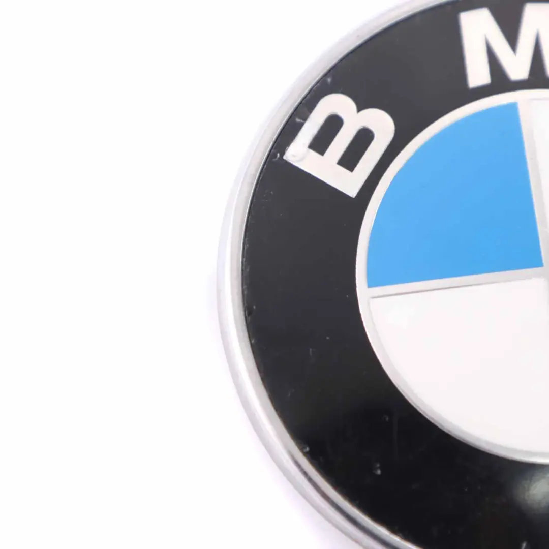 BMW 3 E92 E92N LCI PlaqueBMW ? 74MM - SKU 7146051 - Numéro de pièce 7146051