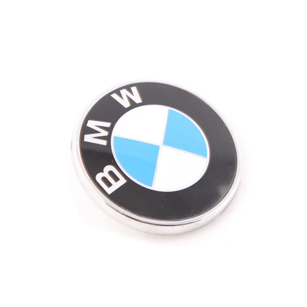 E93N LCI 3 Cabrio Emblem Klapy Bagażnika Tył Logo do BMW E93 o numerze 7146052 BMW E93 E93N LCI 3 Cabrio Emblem Klapy Bagażnika Tył Logo - SKU 7146052-3 - Numer Części 7146052