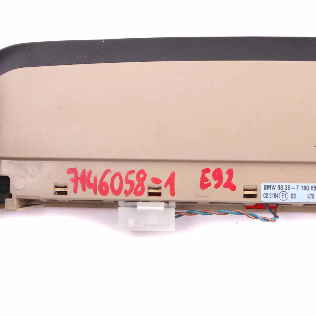 Luz de Freno Trasera Tercera Luz de Freno Beige 7174629 para BMW E92 LCI con número de pieza 7146058 BMW E92 LCI Luz de Freno Trasera Tercera Luz de Freno Beige 7174629 - SKU 7146058 - Número de pieza 7146058