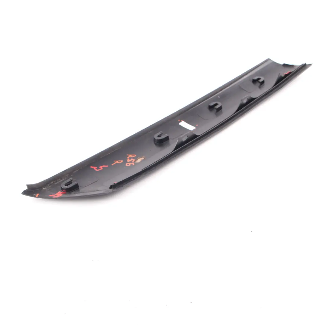 Colonna A Copertura Esterna Destra per Mini Cooper One R55 R56 R57 con numero di parte 7146098 Mini Cooper One R55 R56 R57 Colonna A Copertura Esterna Destra - SKU 7146098-5 - Numero di parte 7146098