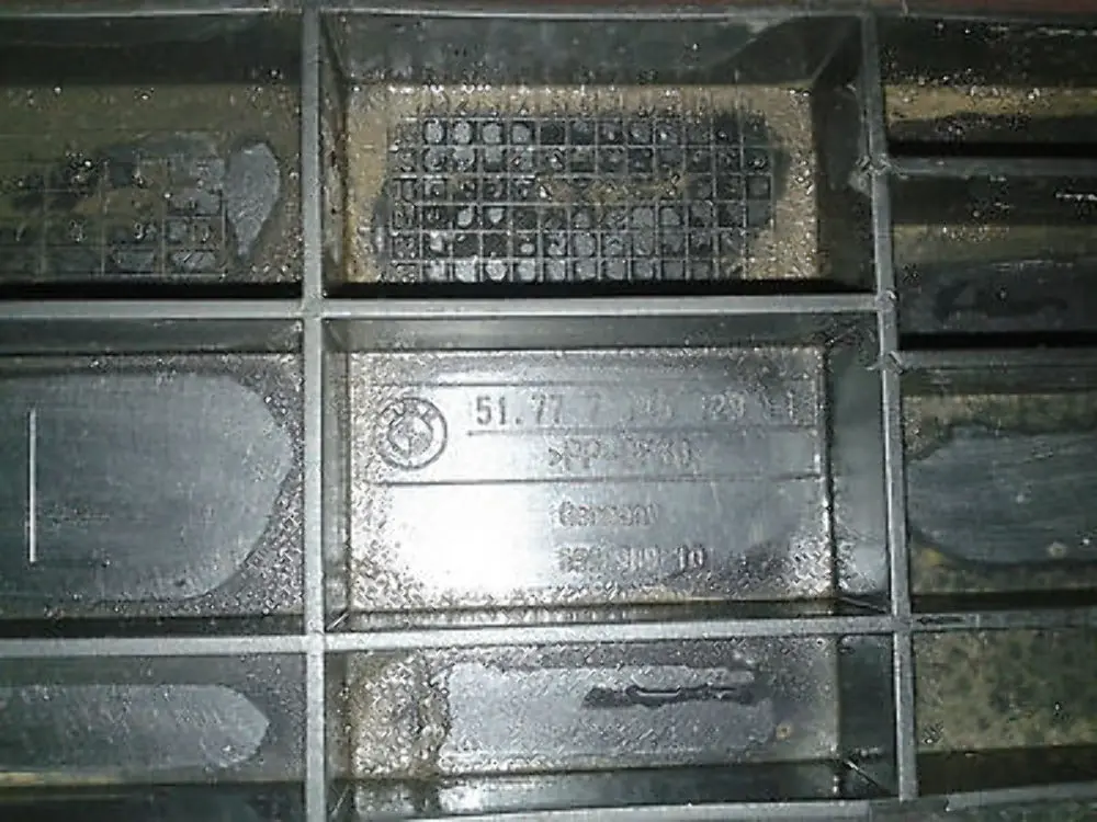  Osłona zderzeniowa progu lewa BMW e90 e91 - SKU 7146729 - Numer Części 51777146729