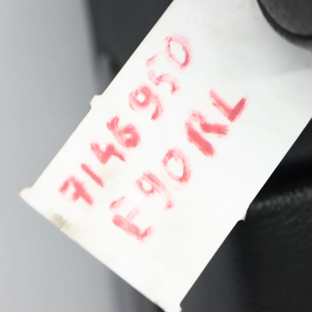 Oparcie Kanapy Lewe Tylne Czarna Skóra Dakota Schowek na Narty do BMW E90 o numerze 7146950 BMW E90 Oparcie Kanapy Lewe Tylne Czarna Skóra Dakota Schowek na Narty - SKU 7146950 - Numer Części 7146950