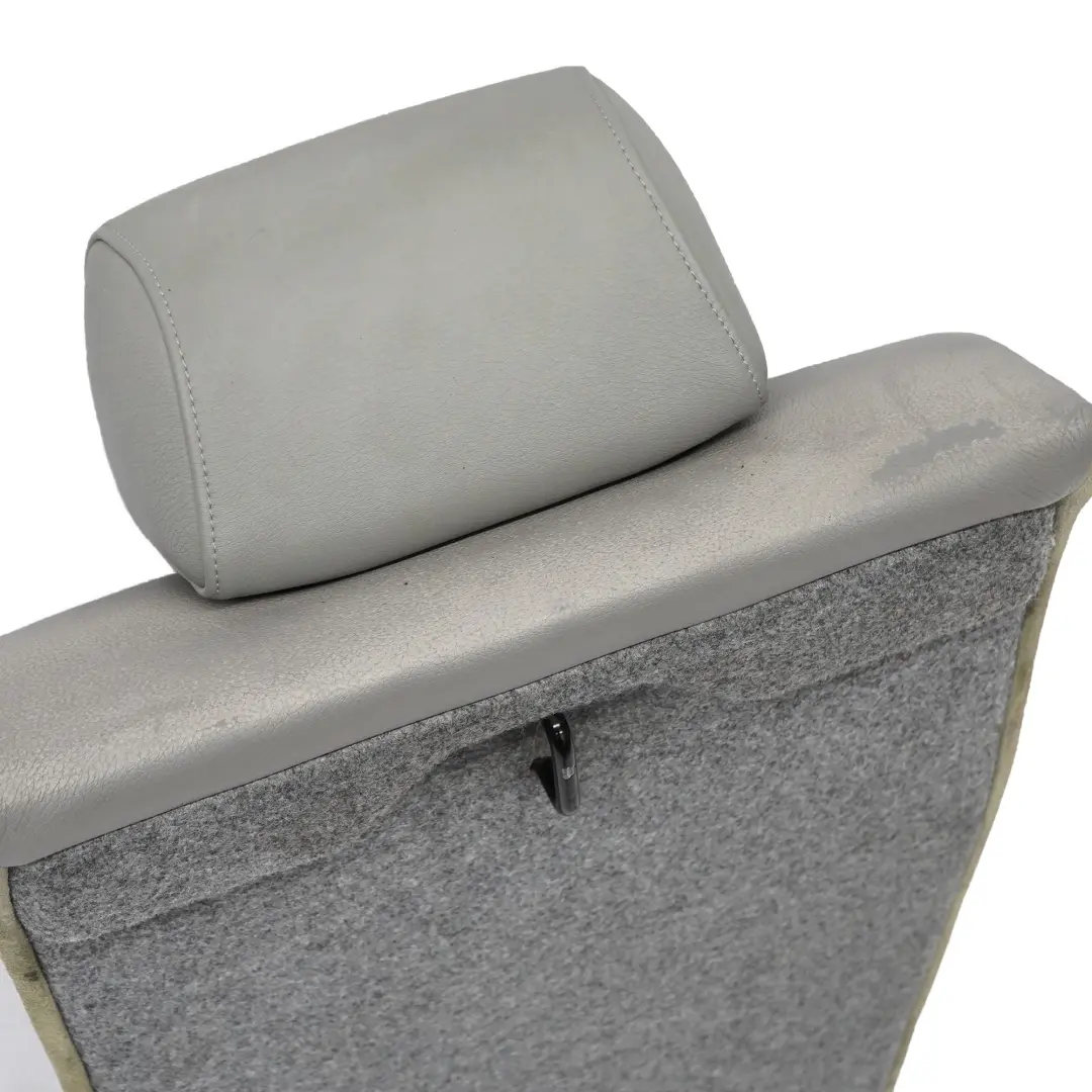 Respaldo Asiento Trasero Derecha Cubre Respaldo Cuero Gris para BMW E90 con número de pieza 7146957 BMW E90 Respaldo Asiento Trasero Derecha Cubre Respaldo Cuero Gris - SKU 7146957 - Número de pieza 7146957