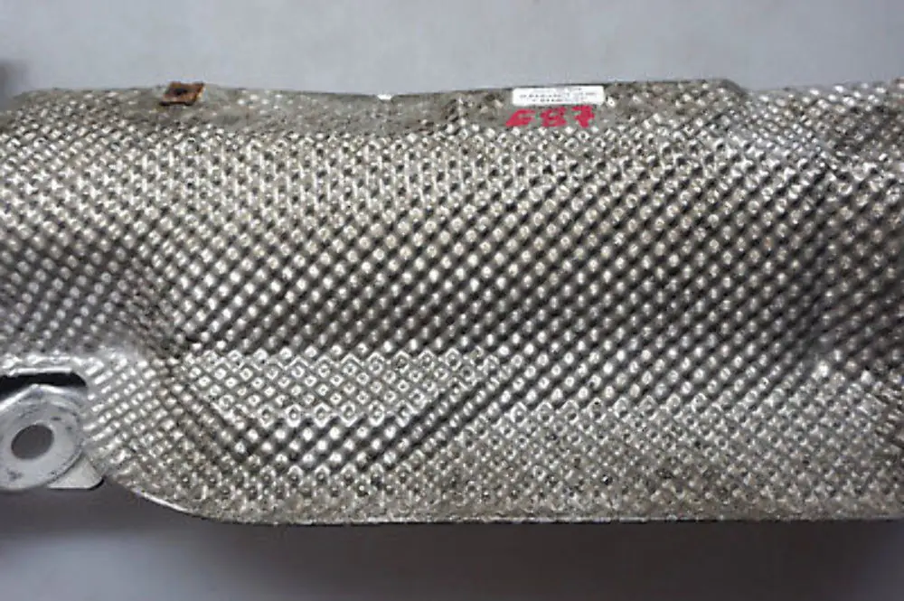 Deflector Aire Caja Cambios para BMW E87 116i 118i con número de pieza 7147537 BMW E87 116i 118i Deflector Aire Caja Cambios - SKU 7147537 - Número de pieza 7147537