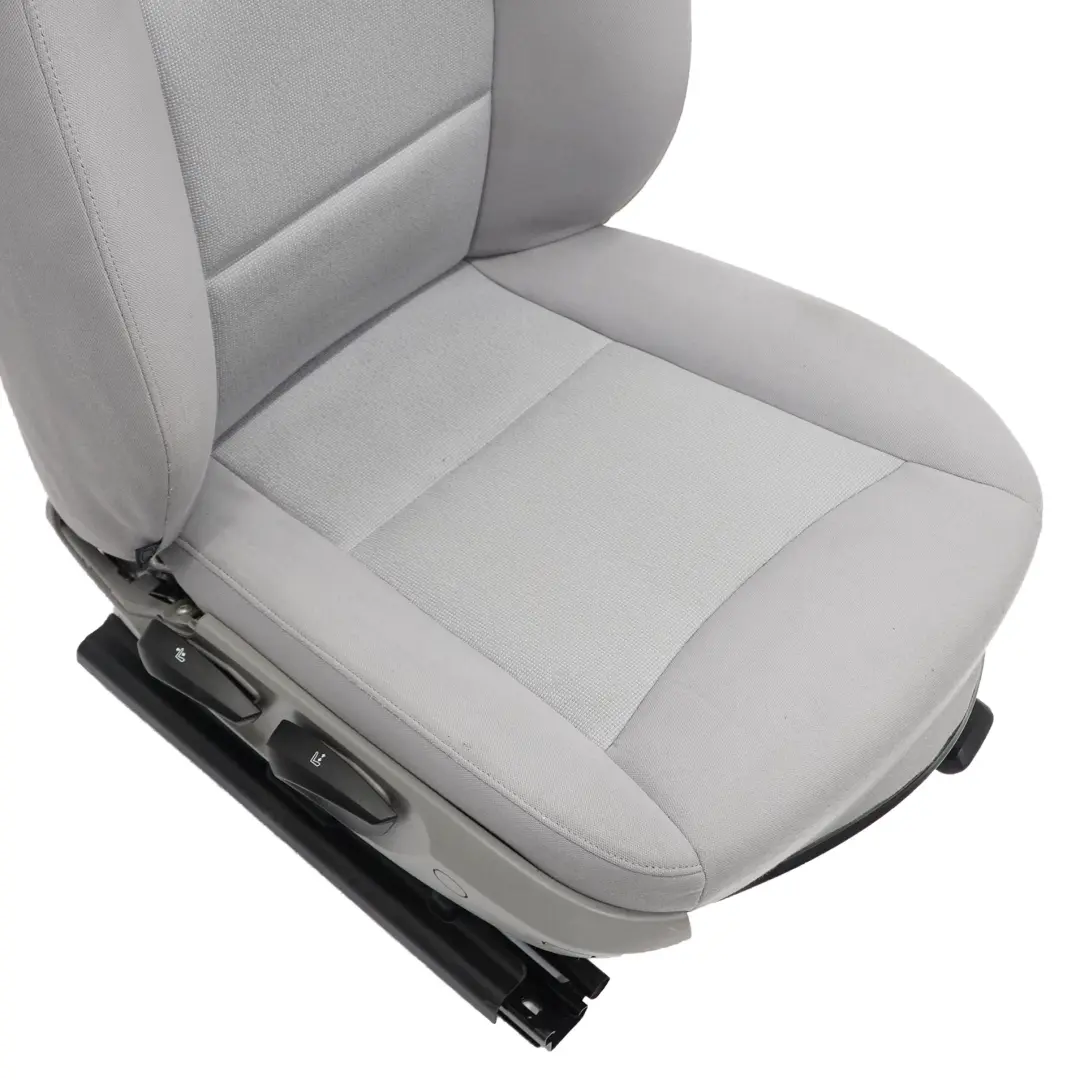 Tissu Fluide Linea Gris Intérieur Siège Avant Droit Side pour BMW E90 E91 à propos du numéro de pièce 7147680 BMW E90 E91 Tissu Fluide Linea Gris Intérieur Siège Avant Droit Side - SKU 7147680-1 - Numéro de pièce 7147680