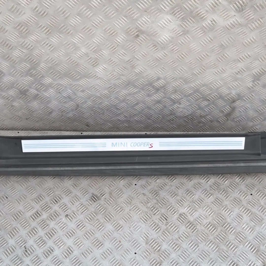 Tapa umbral puerta izquierda para Mini Cooper S 4 R56 R57 R58 con número de pieza 7147915 Mini Cooper S 4 R56 R57 R58 Tapa umbral puerta izquierda - SKU 7147915-4 - Número de pieza 7147915