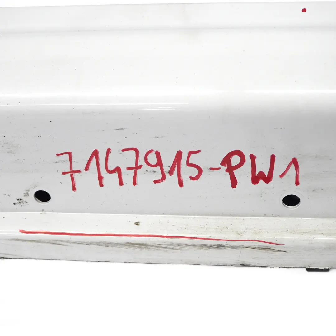 Couvre latérale Cooper S Left Panneau garniture seuil Pepper White 850 pour Mini R57 à propos du numéro de pièce 7147915 Mini R57 Couvre latérale Cooper S Left Panneau garniture seuil Pepper White 850 - SKU 7147915-PW1 - Numéro de pièce 7147915