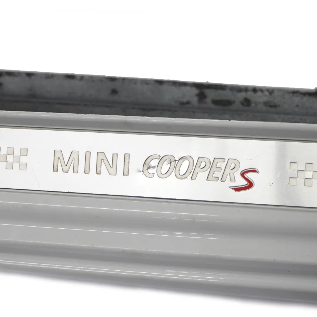 Couvre latérale Cooper S Left Panneau garniture seuil Pepper White 850 pour Mini R57 à propos du numéro de pièce 7147915 Mini R57 Couvre latérale Cooper S Left Panneau garniture seuil Pepper White 850 - SKU 7147915-PW1 - Numéro de pièce 7147915