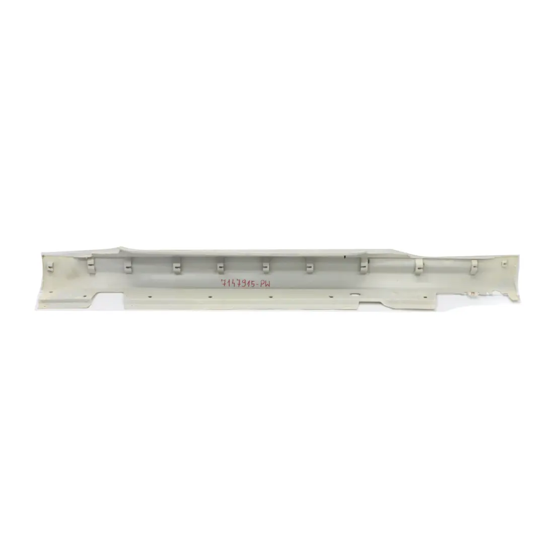 Gonna laterale Cooper Sinistra Pannello soglia Pepper White - 850 per Mini R57 con numero di parte 7147915 Mini R57 Gonna laterale Cooper Sinistra Pannello soglia Pepper White - 850 - SKU 7147915-PW - Numero di parte 7147915