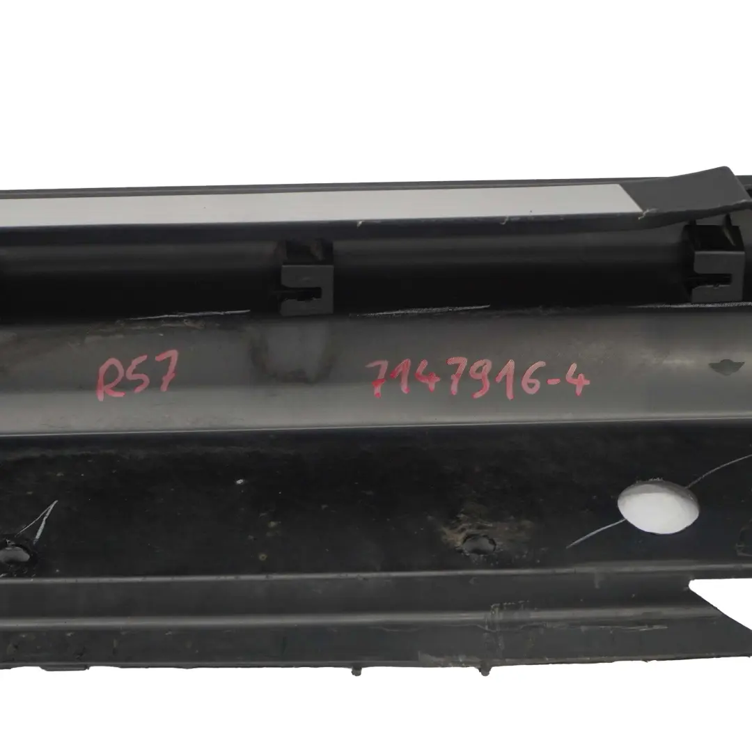 Copertura Gonna Destra per Mini Cooper Cabrio R57 con numero di parte 7147916 Mini Cooper Cabrio R57 Copertura Gonna Destra - SKU 7147916-4 - Numero di parte 7147916