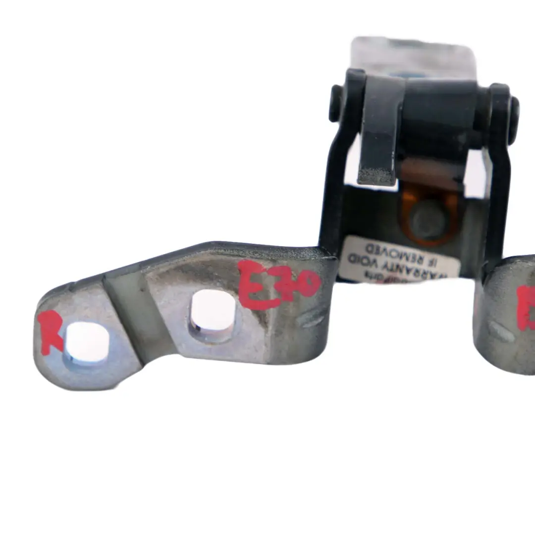 Cerniera Superiore Portellone Bagagliaio Destro Nero Zaffiro per BMW X5 E70 con numero di parte 7149628 BMW X5 E70 Cerniera Superiore Portellone Bagagliaio Destro Nero Zaffiro - SKU 7149628-BS - Numero di parte 7149628