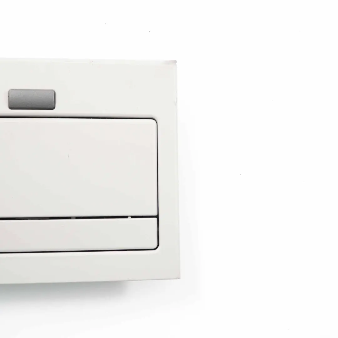 Specchio posteriore BMW E65 E66 Lampada Luce Make-up Headlining per con numero di parte 7149775 Specchio posteriore BMW E65 E66 Lampada Luce Make-up Headlining - SKU 7149775 - Numero di parte 7149775