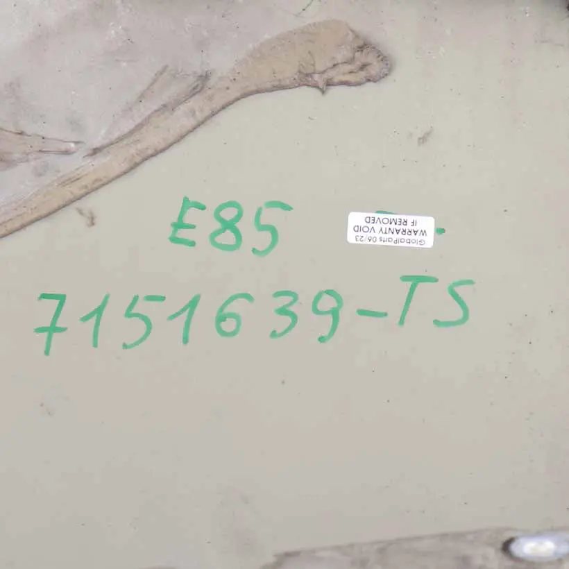 Left N/S Side Panel Wing Fender Titansilber Silver - 354 to BMW Z4 E85 Rear with Part number 7151639 BMW Z4 E85 Rear Left N/S Side Panel Wing Fender Titansilber Silver - 354 - SKU 7151639-TS - Part number 7151639