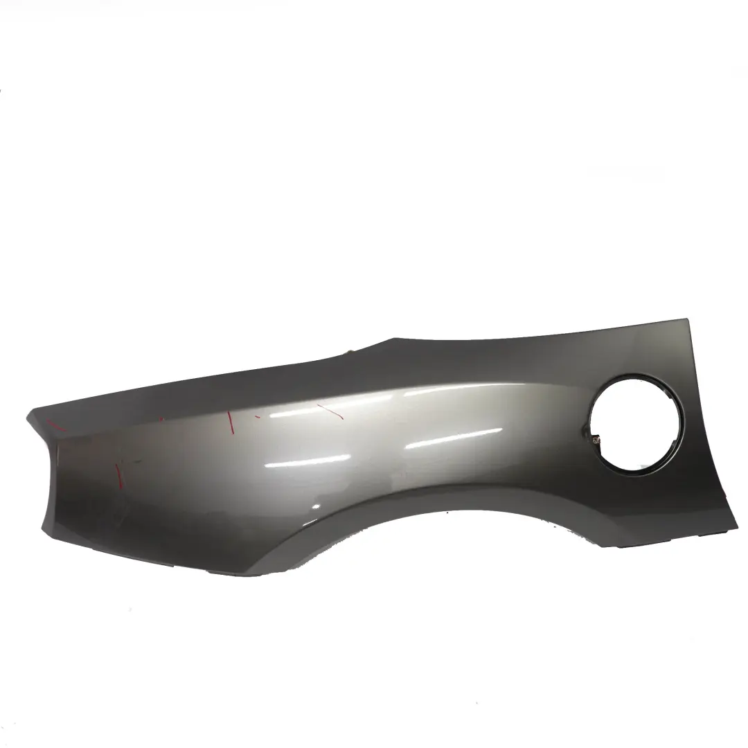 Parafango posteriore destro Grigio Sterlinggrau - 472 per BMW Z4 E85 con numero di parte 7151640 BMW Z4 E85 Parafango posteriore destro Grigio Sterlinggrau - 472 - SKU 7151640-STG1 - Numero di parte 7151640