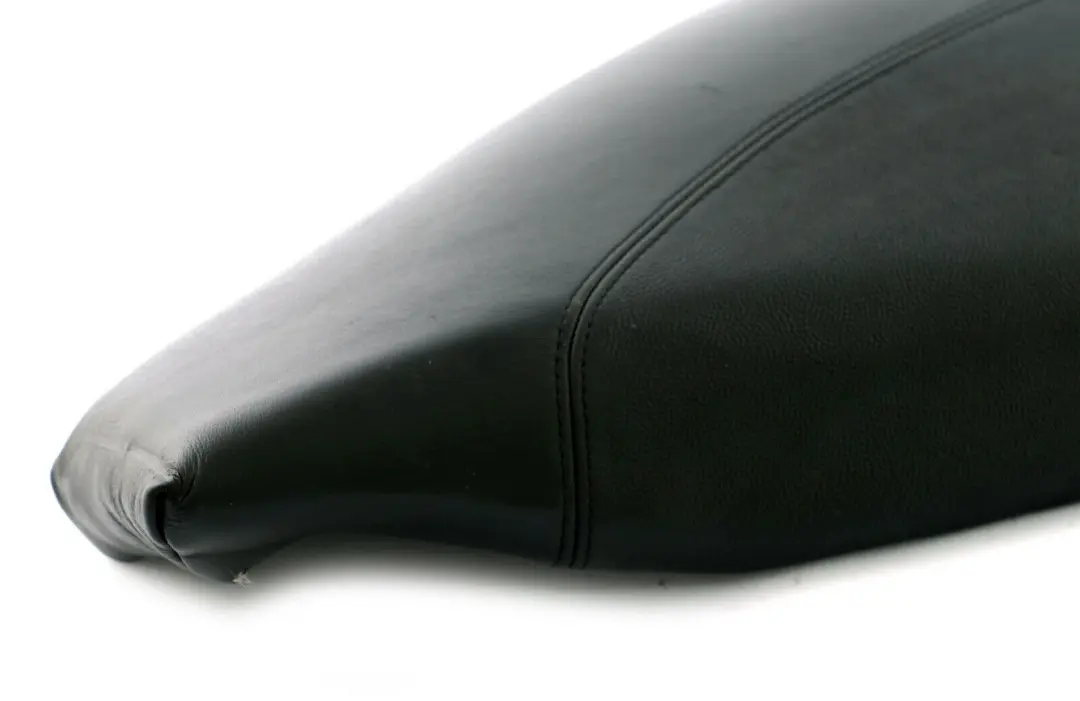 Sedile posteriore sinistro Pannello laterale laterale in pelle nera per BMW E87 con numero di parte 7151667 BMW E87 Sedile posteriore sinistro Pannello laterale laterale in pelle nera - SKU 7151667 - Numero di parte 7151667