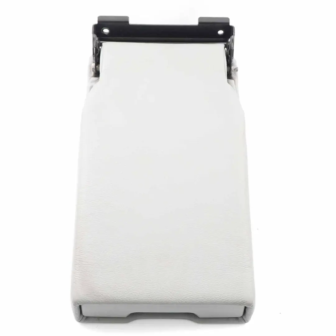 Mittelarmlehne Rücksitz Leder Dakota Grau E91 für BMW E90 LCI mit Teilenummer 7152300 BMW E90 LCI Mittelarmlehne Rücksitz Leder Dakota Grau E91 - SKU 7152300 - Teilenummer 7152300