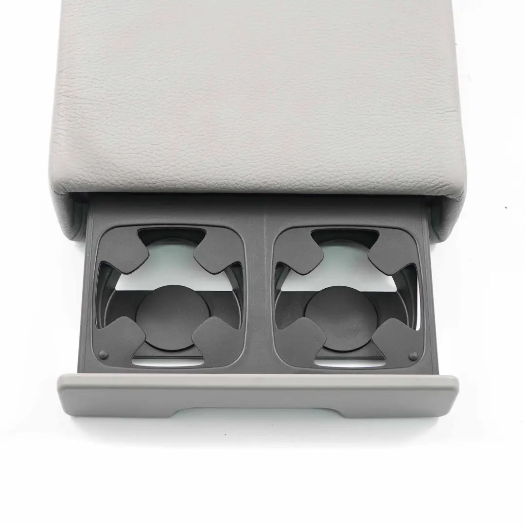 accoudoir central siège arrière cuir Dakota Grey E91 pour BMW E90 LCI à propos du numéro de pièce 7152300 BMW E90 LCI accoudoir central siège arrière cuir Dakota Grey E91 - SKU 7152300 - Numéro de pièce 7152300