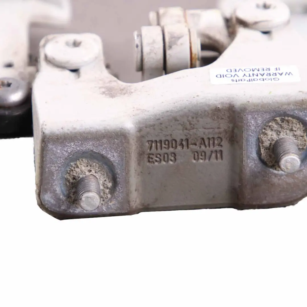 Kofferraumscharnier Touring hinten links Alpinweiss 300 7119041 für BMW E91 mit Teilenummer 7152675 BMW E91 Kofferraumscharnier Touring hinten links Alpinweiss 300 7119041 - SKU 7152675-AW - Teilenummer 7152675