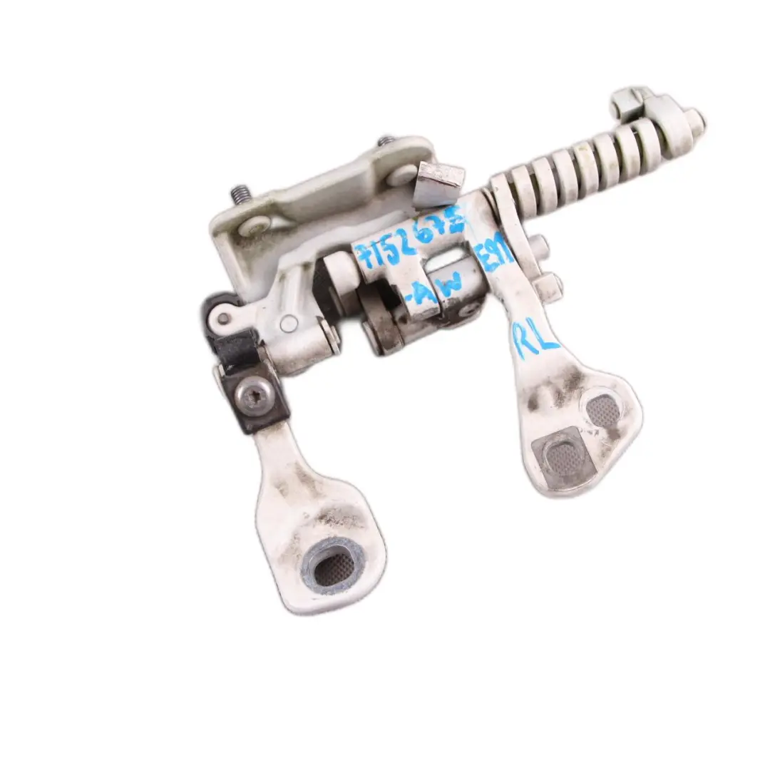 Cerniera bagagliaio Touring posteriore sinistra Alpinweiss 7119041 per BMW E91 con numero di parte 7152675 BMW E91 Cerniera bagagliaio Touring posteriore sinistra Alpinweiss 7119041 - SKU 7152675-AW - Numero di parte 7152675
