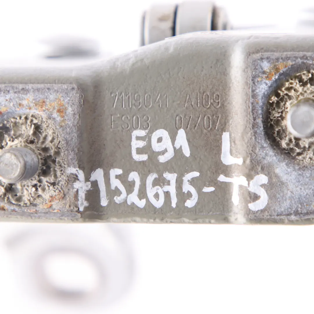 Charnière de coffre Touring Arrière Gauche Argent Titan 354 7119041 pour BMW E91 à propos du numéro de pièce 7152675 BMW E91 Charnière de coffre Touring Arrière Gauche Argent Titan 354 7119041 - SKU 7152675-TS - Numéro de pièce 7152675
