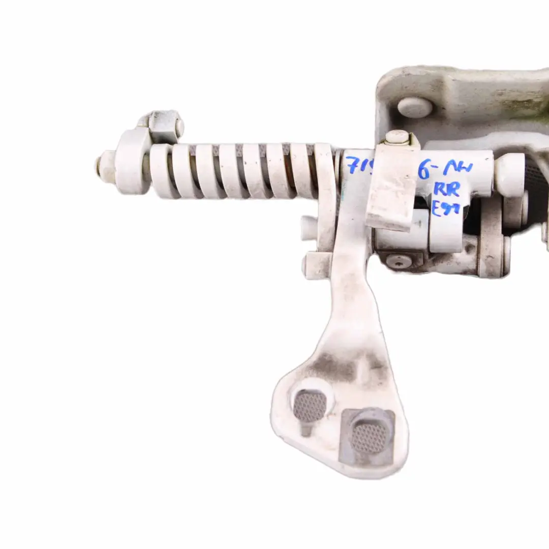 BMW E91 Charnière de coffre arrière droite Alpinweiss 300 7119042 - SKU 7152676-AW - Numéro de pièce 7152676