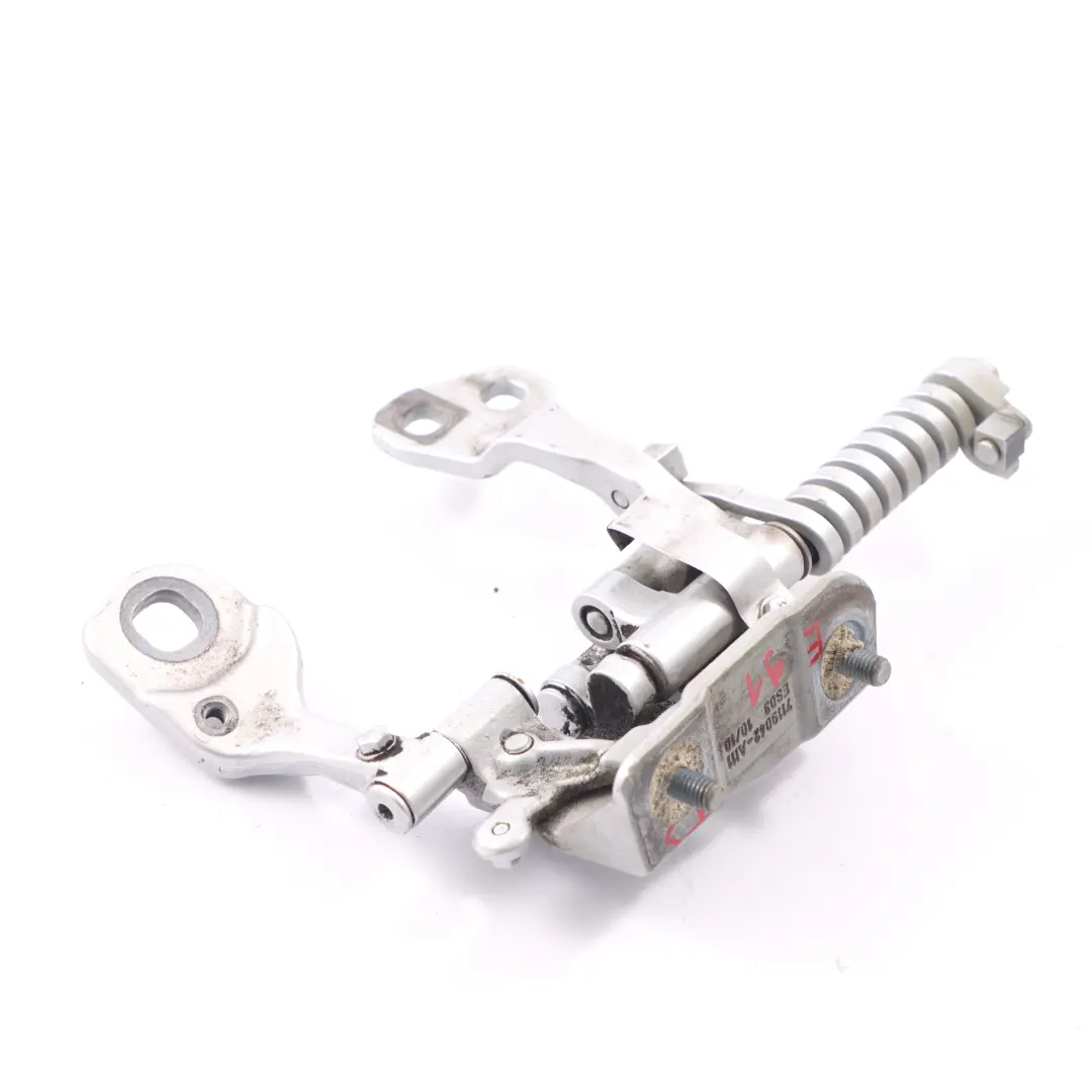 Cardine Portellone Destra Argento-Titanio Metallizzato 354 7119042 per BMW E91 con numero di parte 7152676 BMW E91 Cardine Portellone Destra Argento-Titanio Metallizzato 354 7119042 - SKU 7152676-TS - Numero di parte 7152676