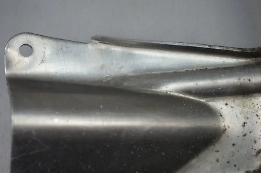 Vordere Linke Rad Kastenverkleidung Halterung Abdeckung für BMW E60 E61 mit Teilenummer 7152819 BMW E60 E61 Vordere Linke Rad Kastenverkleidung Halterung Abdeckung - SKU 7152819-1 - Teilenummer 7152819