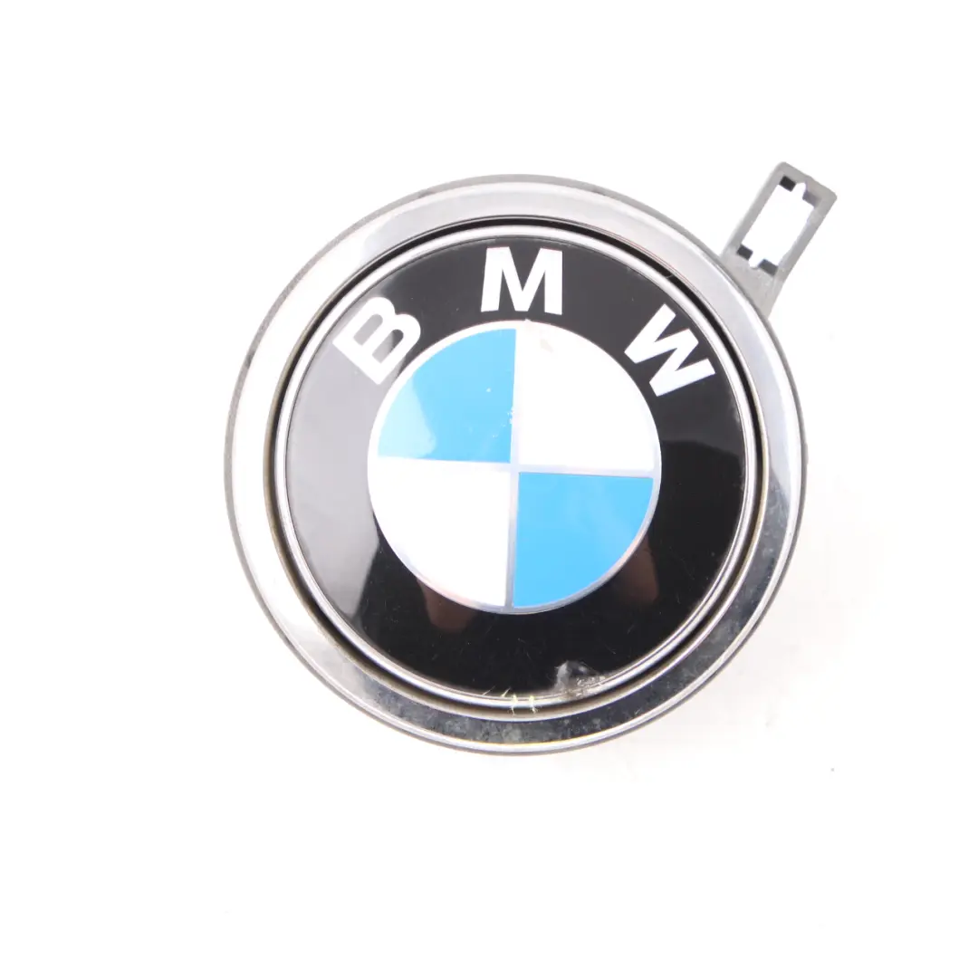 BMW E81 E87 Logo Zamek Klamka Klapy Bagażnika Tył - SKU 7153173-1 - Numer Części 7153173