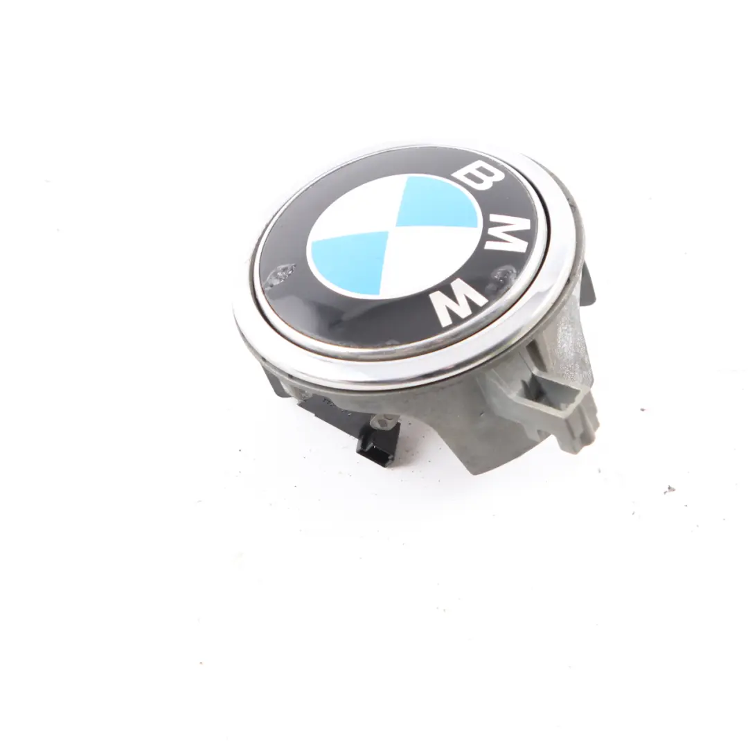 Boot Lid Badge BMW E81 E87 3 Trunk Tailgate Emblem Button Opening Handle to with Part number 7153173 Boot Lid Badge BMW E81 E87 3 Trunk Tailgate Emblem Button Opening Handle - SKU 7153173-3 - Part number 7153173