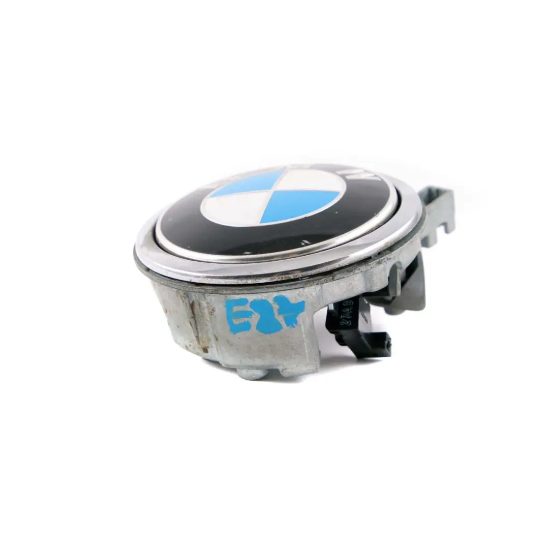 Emblem Button Tailgate Badge Open Opening to BMW E81 E87 E87N LCI with Part number 7153173 BMW E81 E87 E87N LCI Emblem Button Tailgate Badge Open Opening - SKU 7153173 - Part number 7153173