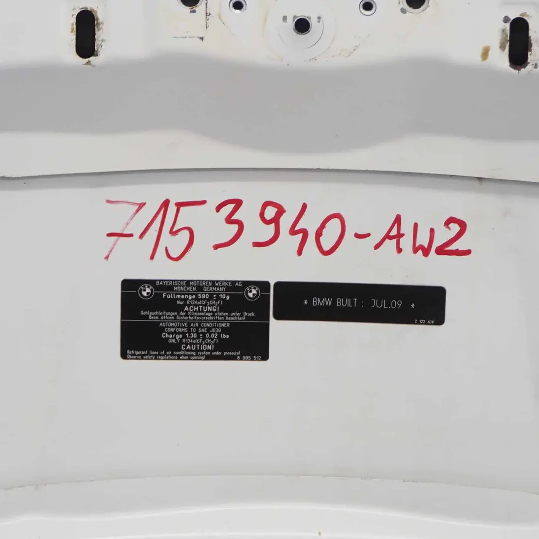 Maska Pokrywa Silnika Alpinweiss do BMW E90 E91 LCI o numerze 7153940 BMW E90 E91 LCI Maska Pokrywa Silnika Alpinweiss - SKU 7153940-AW2 - Numer Części 7153940