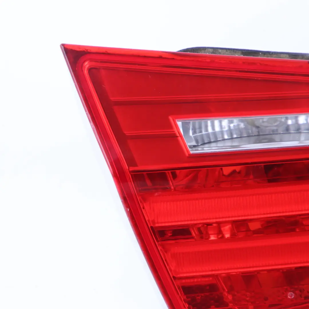 Lampa Klapy Bagażnika Lewa Prawy Tylna Tył Zestaw do BMW E90 LCI o numerze 7154156 BMW E90 LCI Lampa Klapy Bagażnika Lewa Prawy Tylna Tył Zestaw - SKU 7154156-2 - Numer Części 7154156