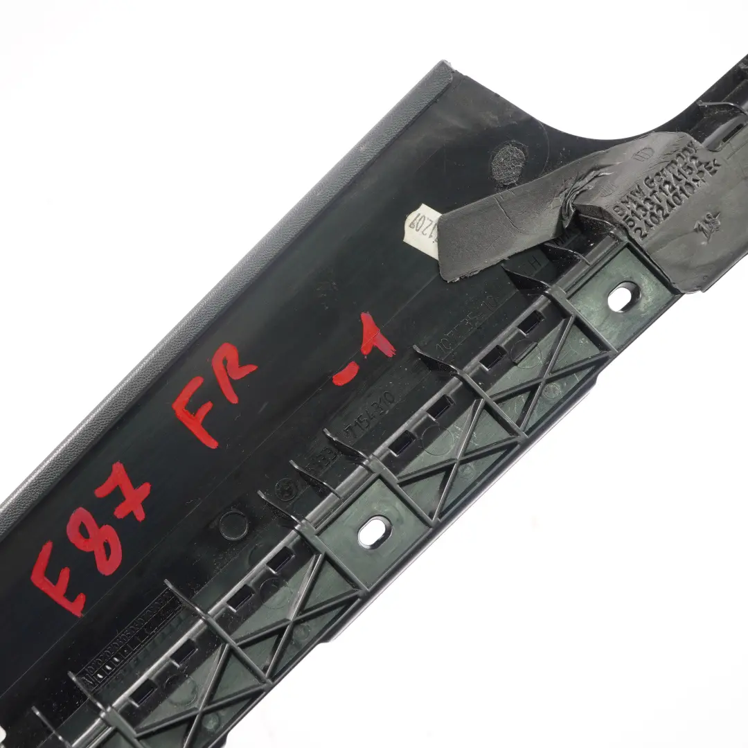 BMW E87 Finisher Telaio Finestra B-Pilastro Anteriore Destro Alto Lucido - SKU 7154310-1 - Numero di parte 7154310