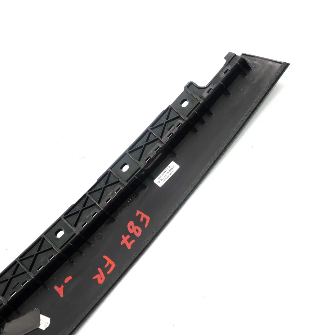 Embellecedor marco ventana Montante B delantero derecho Alto brillo para BMW E87 con número de pieza 7154310 BMW E87 Embellecedor marco ventana Montante B delantero derecho Alto brillo - SKU 7154310-1 - Número de pieza 7154310