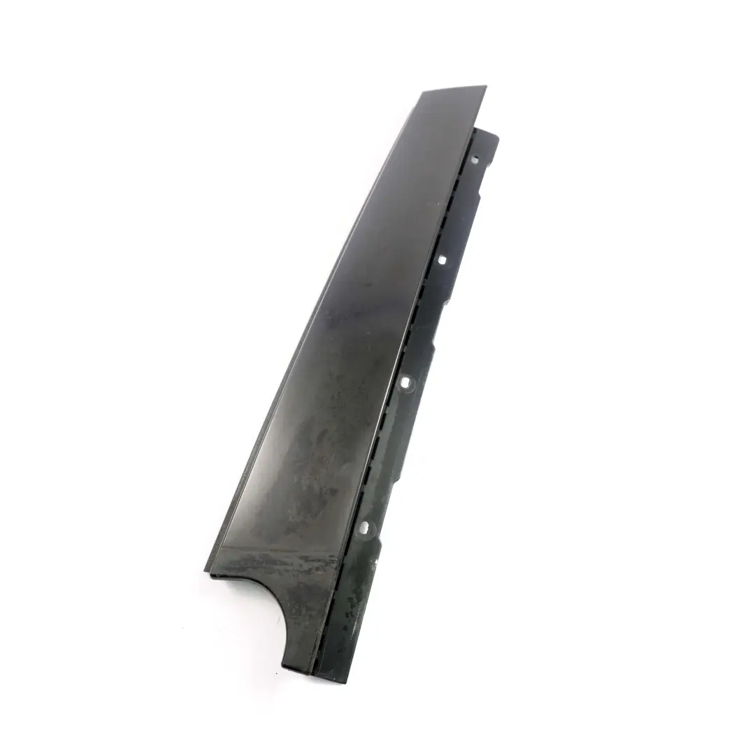 Revetement exterieur la colonne B arriere gauche Noir Brillant para BMW E87 LCI con número de pieza 7154311 BMW E87 LCI Revetement exterieur la colonne B arriere gauche Noir Brillant - SKU 7154311-2 - Número de pieza 7154311