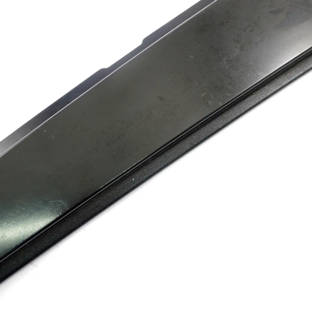 BMW E87 LCI Revetement exterieur la colonne B arriere gauche Noir Brillant - SKU 7154311-2 - Numéro de pièce 7154311