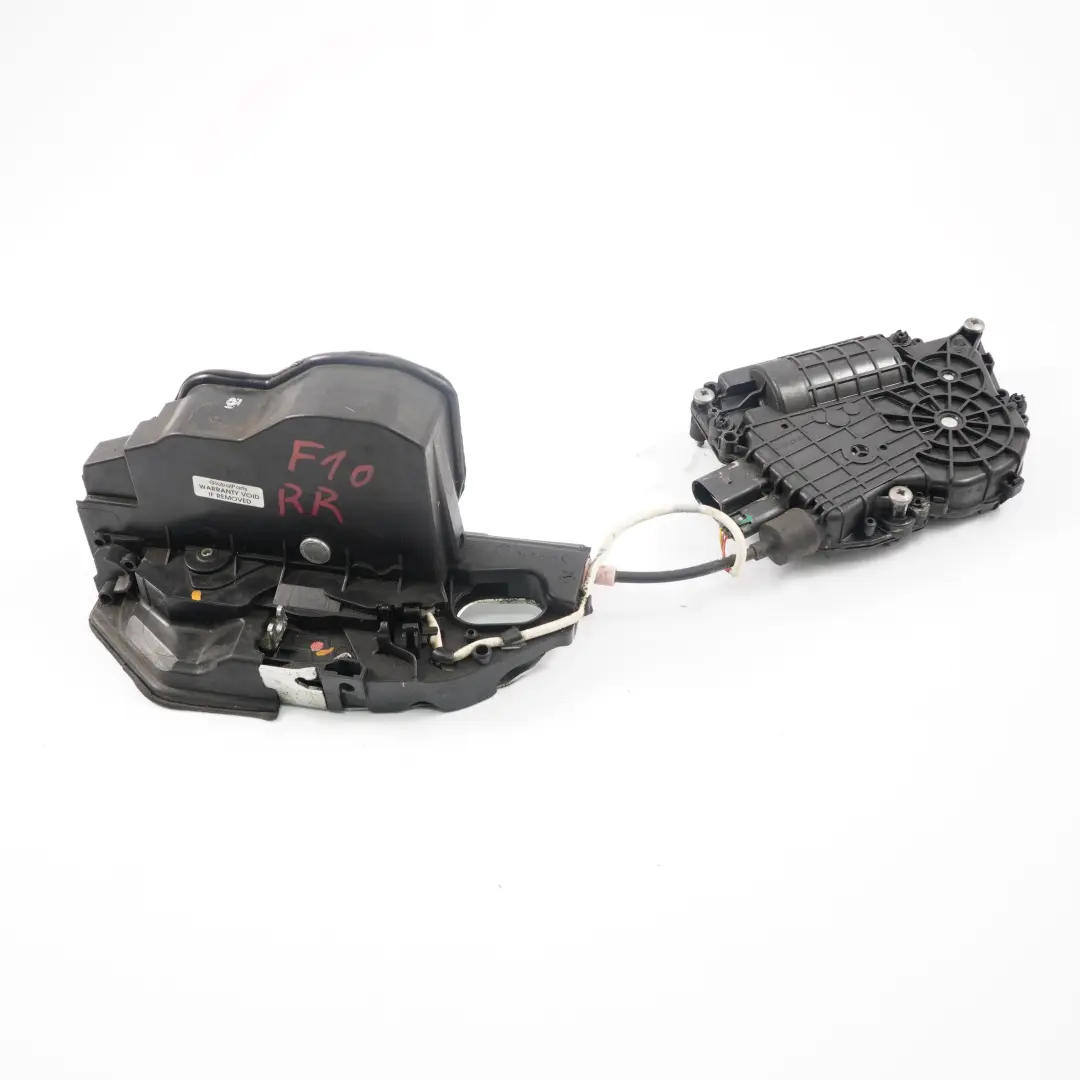 BMW F10 F11 Zamek Drzwi Prawy Tył Dociąg - SKU 7154516 - Numer Części 7154516