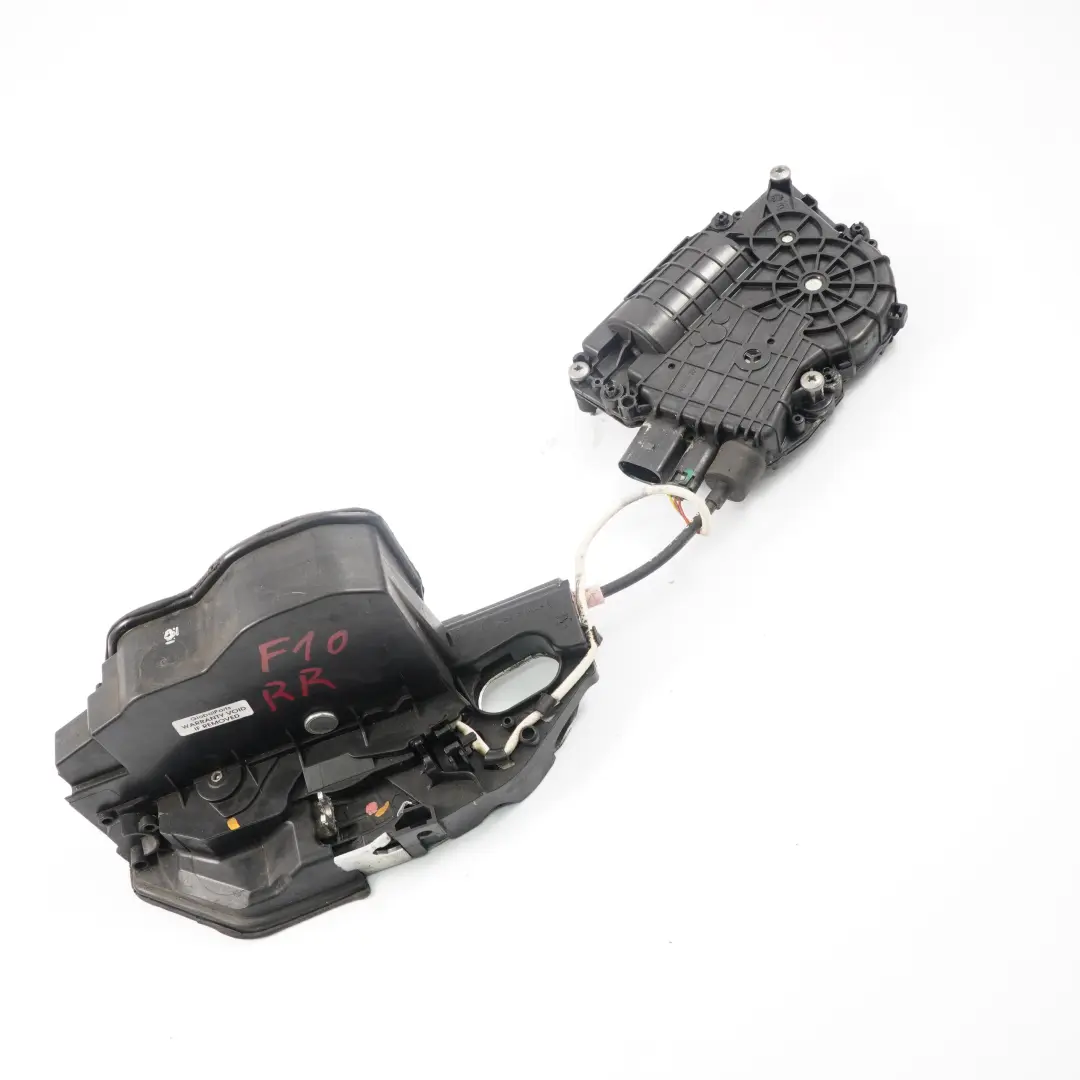 BMW F10 F11 Zamek Drzwi Prawy Tył Dociąg - SKU 7154516 - Numer Części 7154516