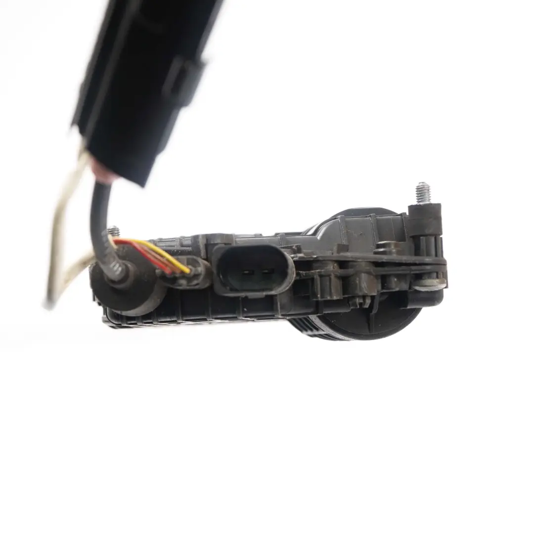 BMW F10 F11 Systeme de fermeture automatique du loquet arriere droit - SKU 7154516 - Numéro de pièce 7154516