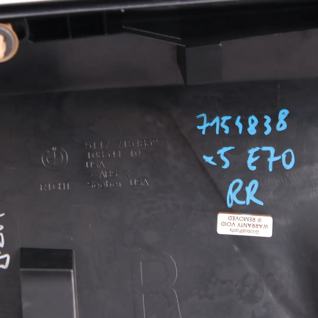 Osłona Słupka Prawy Tył Czarna do BMW X5 E70 o numerze 7154838 BMW X5 E70 Osłona Słupka Prawy Tył Czarna - SKU 7154838 - Numer Części 7154838